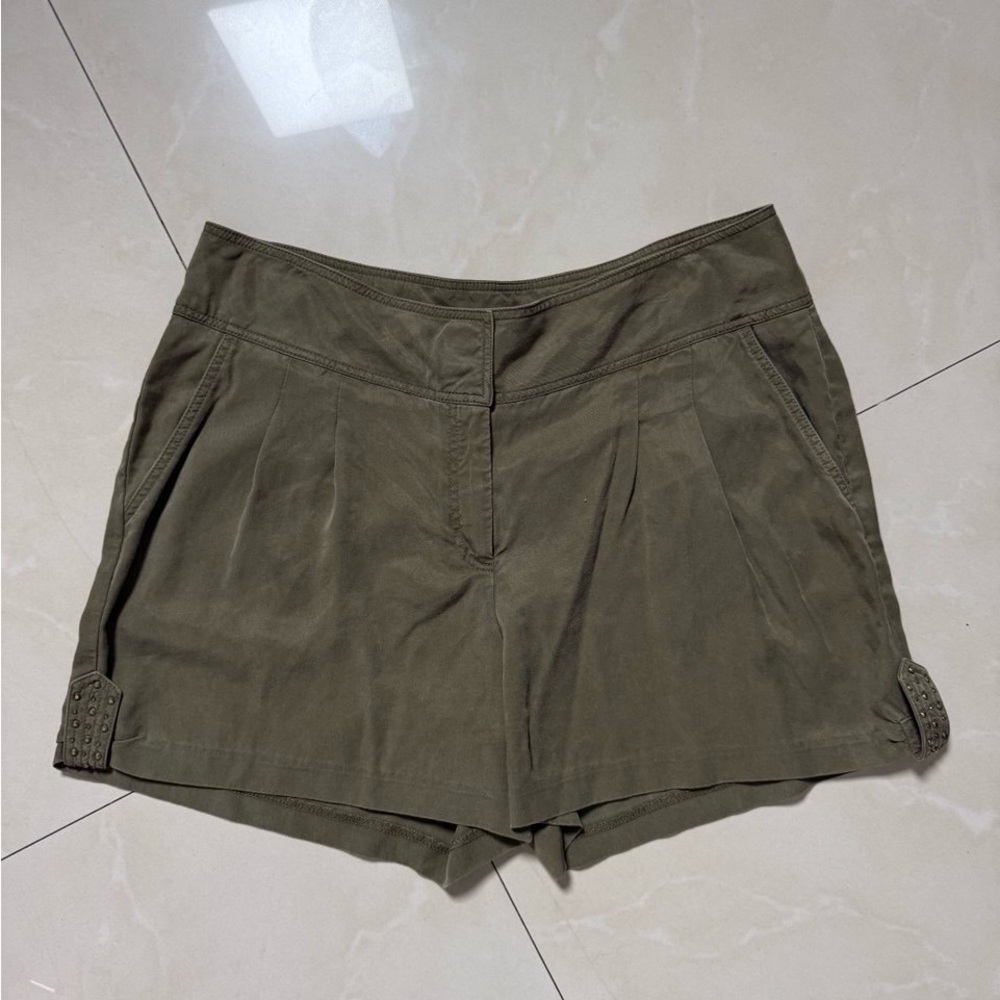 Cache Khaki Women's Cargo Shorts Cute Size 8